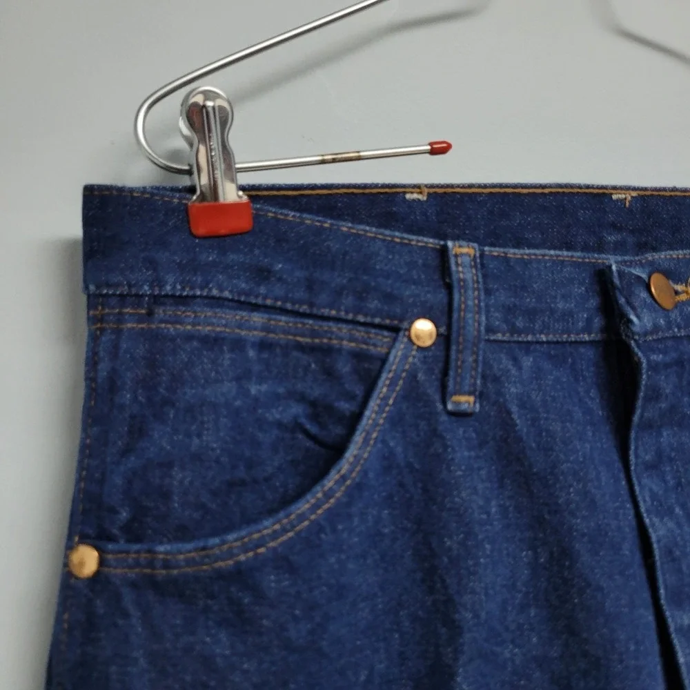 Vintage Wrangler 13MWZ Blue Denim Jeans USA Made 34x36 LM8-A989-002 Mens